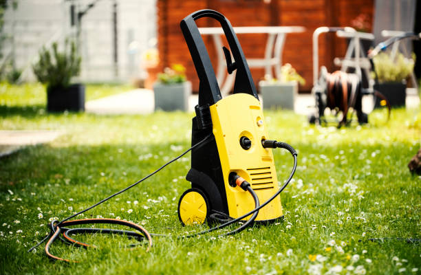 Best Pool Deck Cleaning  in Colmar Manor, MD